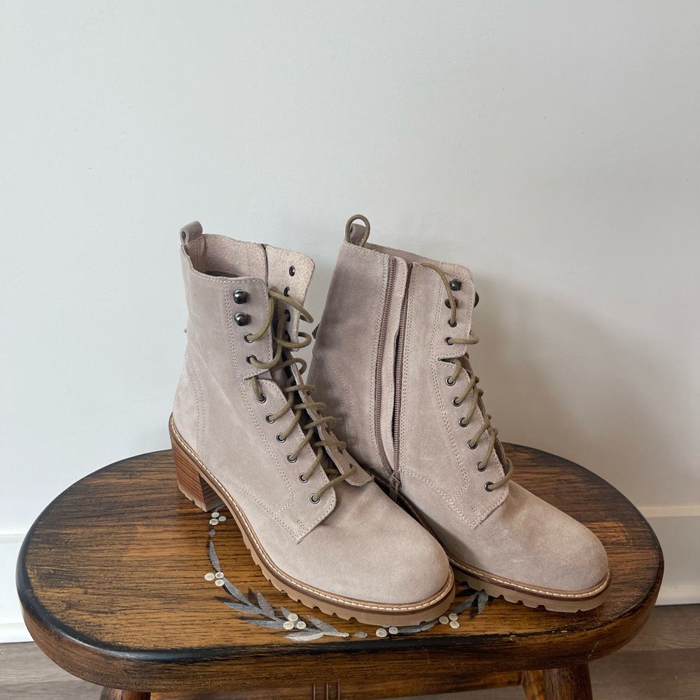 Seychelles Cream Lace-Up Boots